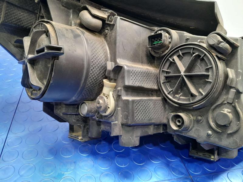 2016 Kia Sedona Headlamp Assembly