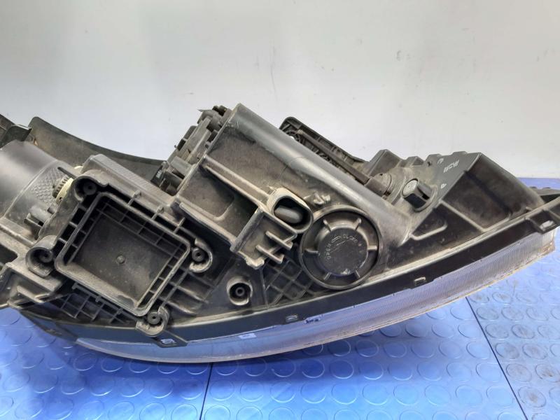 2016 Kia Sedona Headlamp Assembly