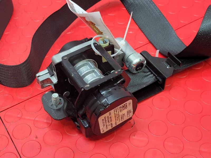 2014 Ford Fusion Front Seat Belt
