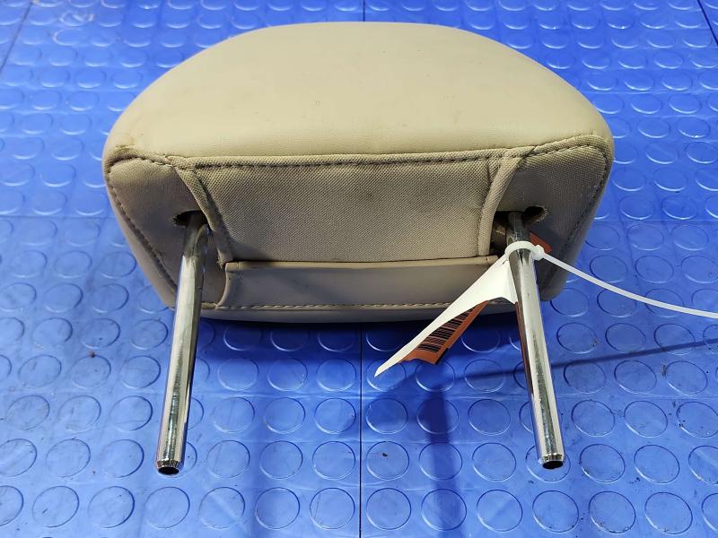 2014 Chrysler 300 Headrest