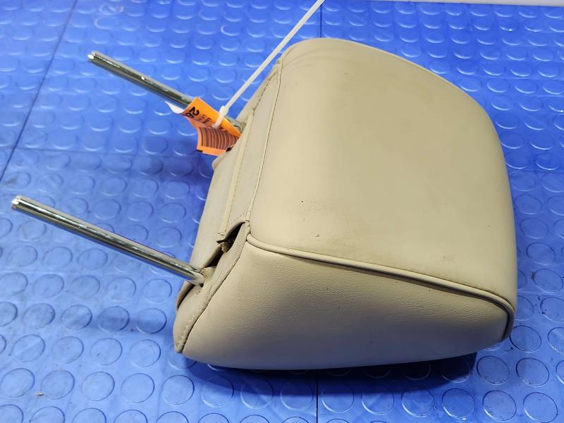 2014 Chrysler 300 Headrest