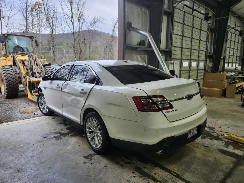 2015 Ford Taurus Center Pillar
