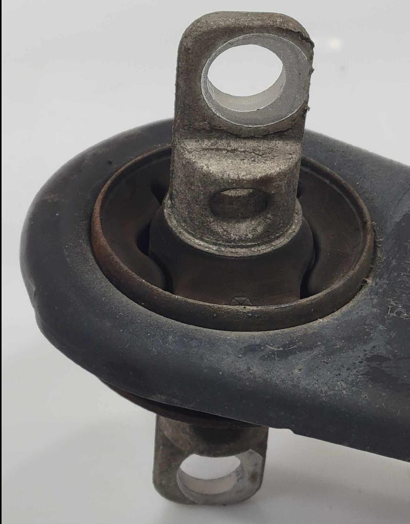 2015 Chrysler 200 Lower Control Arm Rr
