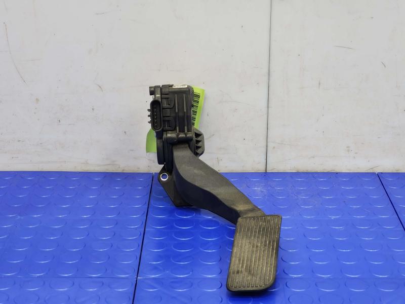 2015 Chevrolet Tahoe Pedal Assembly