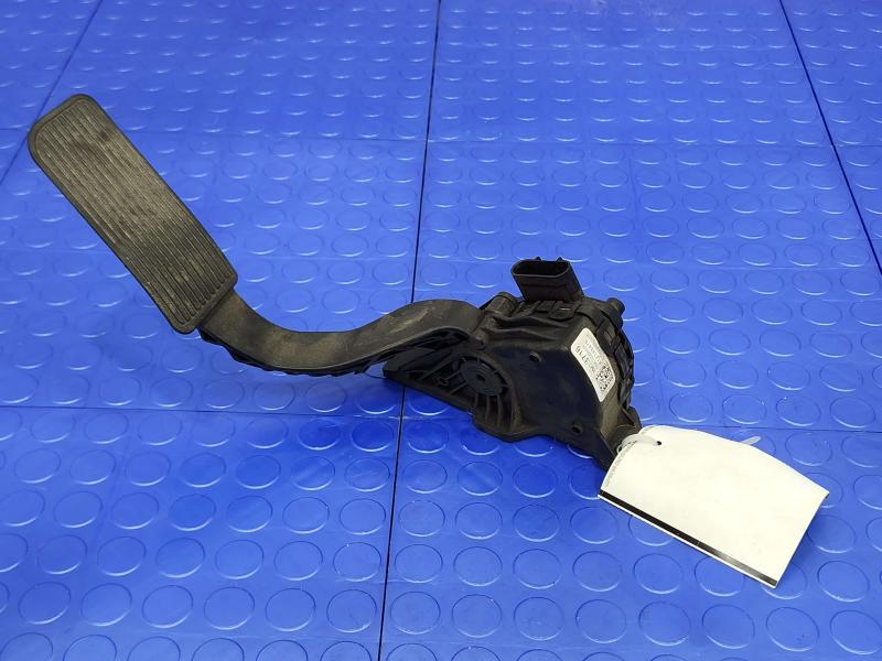 2015 Chevrolet Tahoe Pedal Assembly