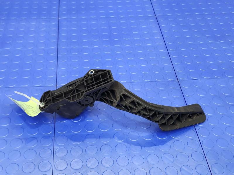2015 Chevrolet Tahoe Pedal Assembly
