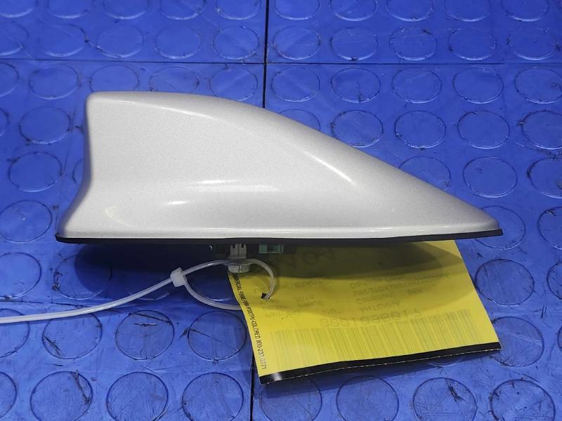 2016 Toyota Prius Antenna