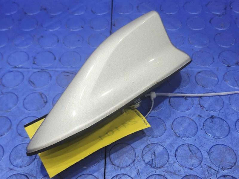 2016 Toyota Prius Antenna