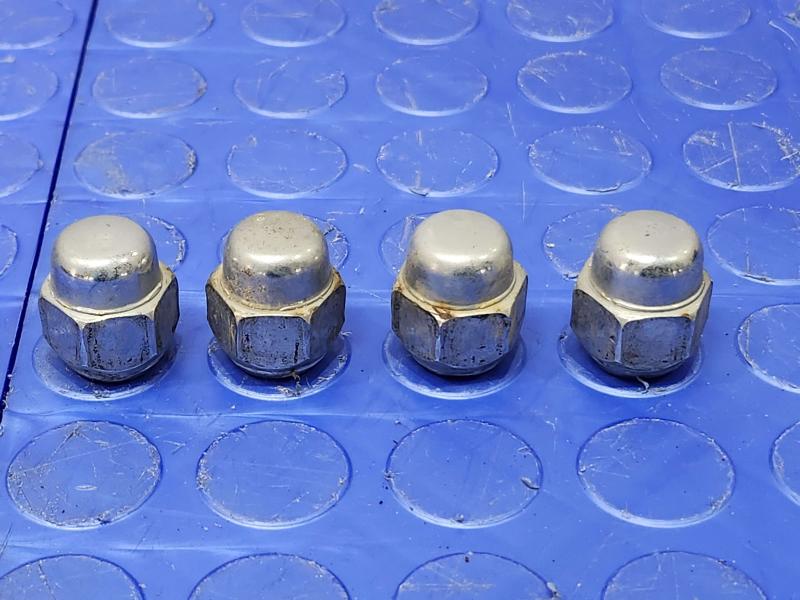 2014 Nissan Versa Lug Nuts