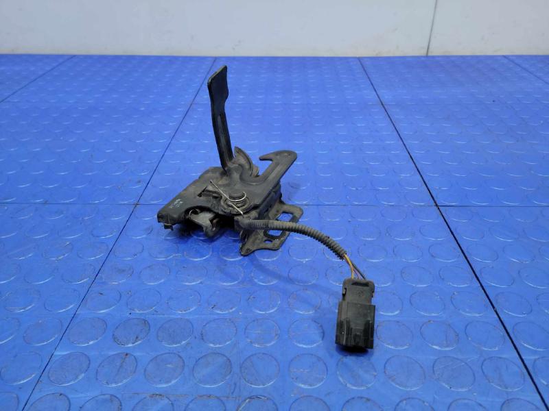 2013 Cadillac Escalade Hood Latch