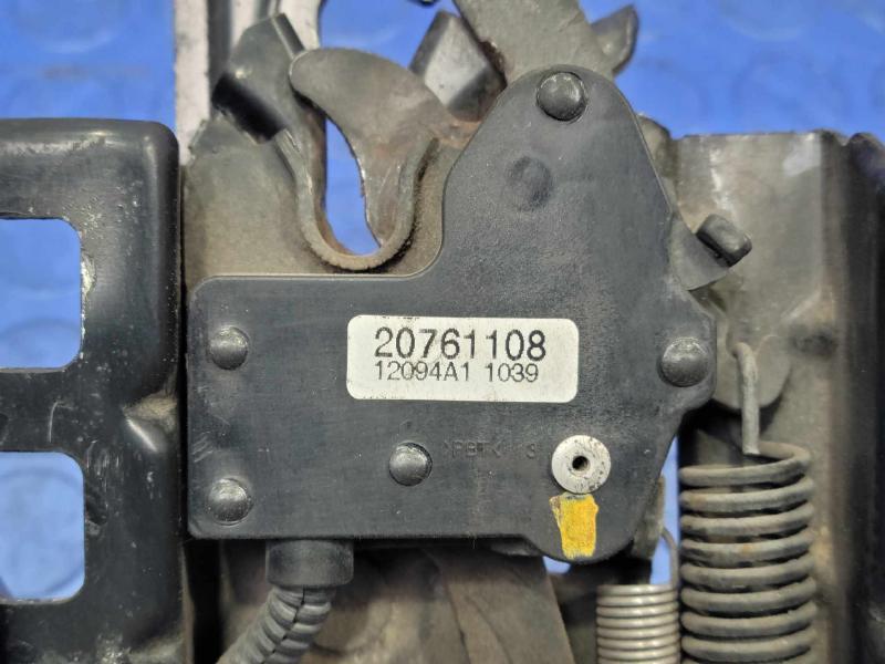 2013 Cadillac Escalade Hood Latch