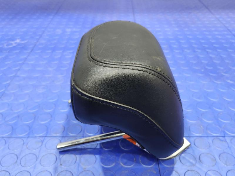 2017 Chrysler 200 Headrest