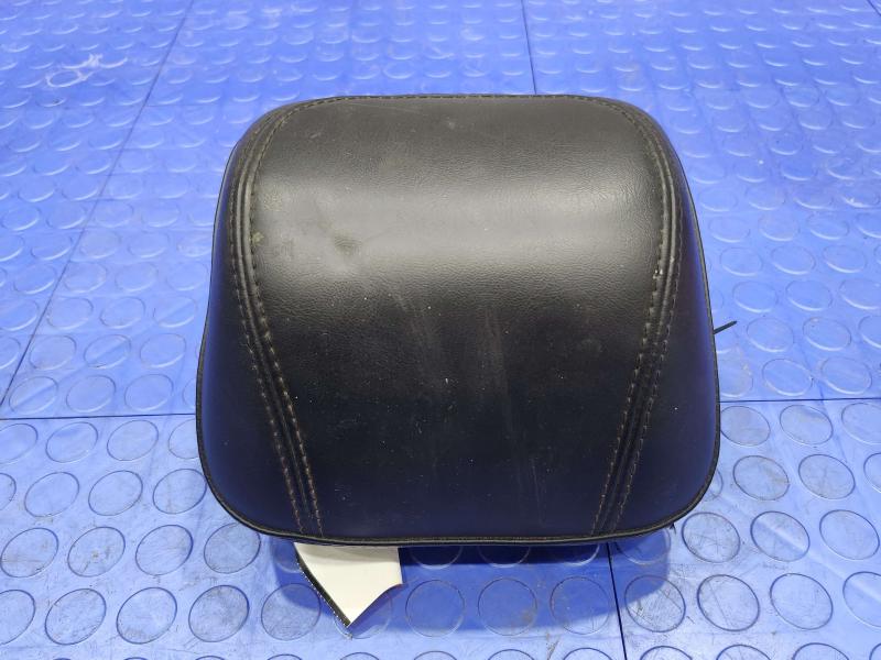 2017 Chrysler 200 Headrest