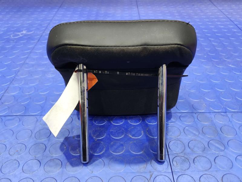 2017 Chrysler 200 Headrest