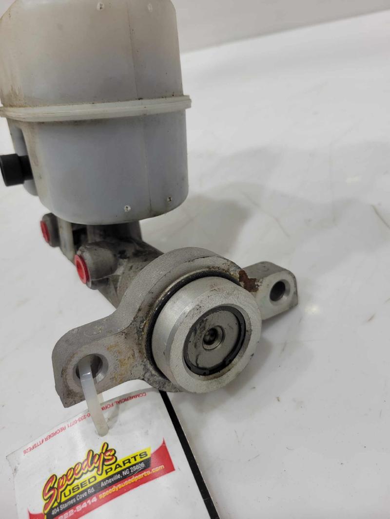 2008 GMC Yukon XL Master Cylinder