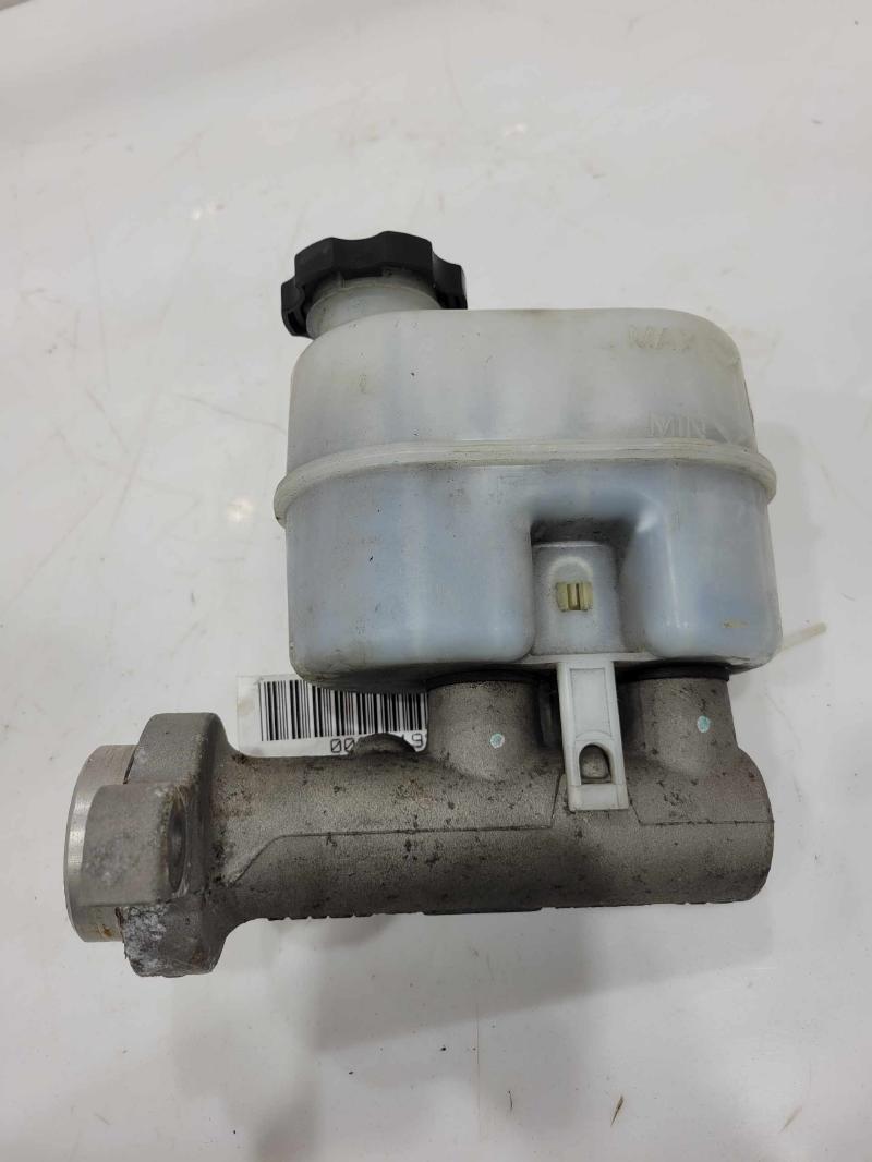 2008 GMC Yukon XL Master Cylinder