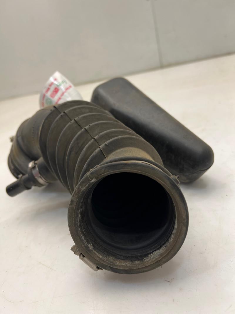 2009 Ford Escape Air Intake Tube/Resonator