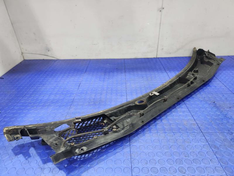 2011 Maserati Quattroporte Cowl