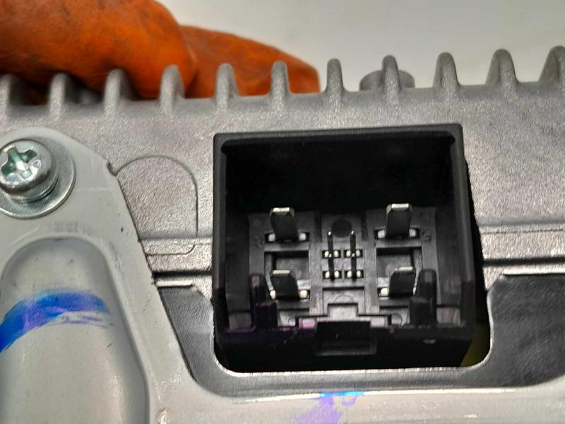 2015 - 2022 Jeep Renegade Power Inverter Module OEM 68202292AA