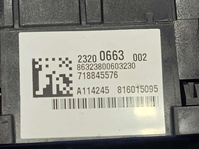 2015 GMC Yukon XL Cabin Fuse Box