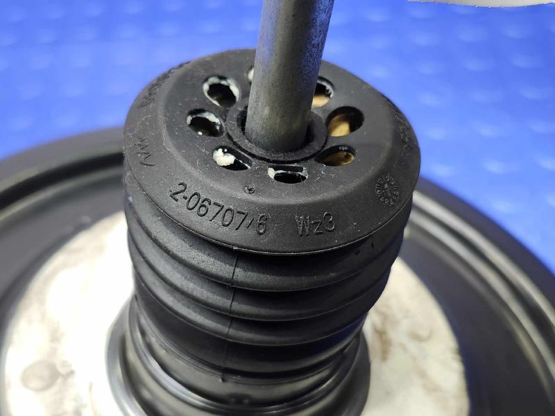 2011-2012 Volkswagen Touareg Power Brake Booster Servo OEM 7P0612101B
