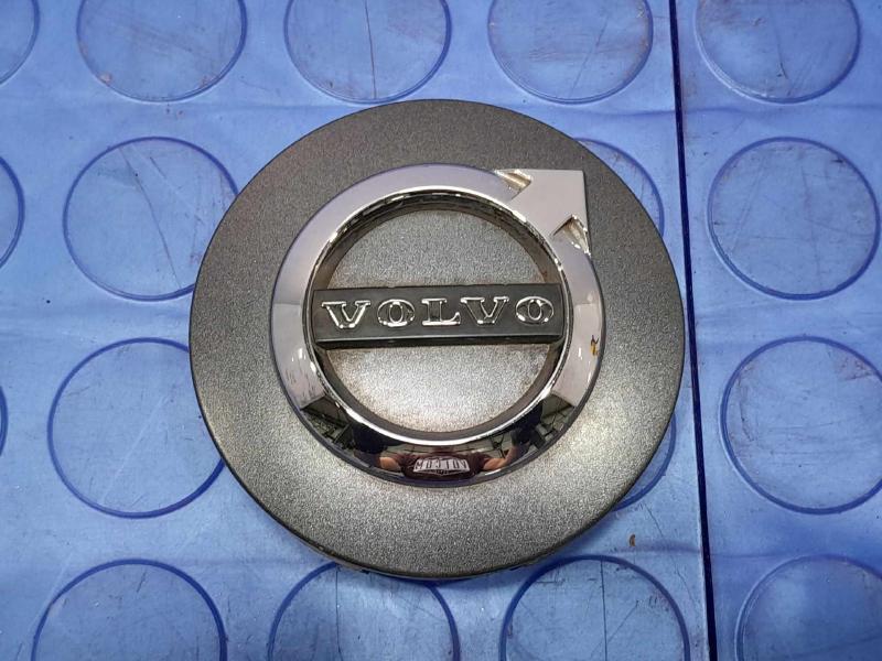 2018 Volvo S90 Center Cap