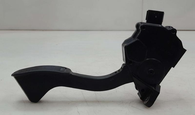 2012 Toyota Prius Pedal Assembly