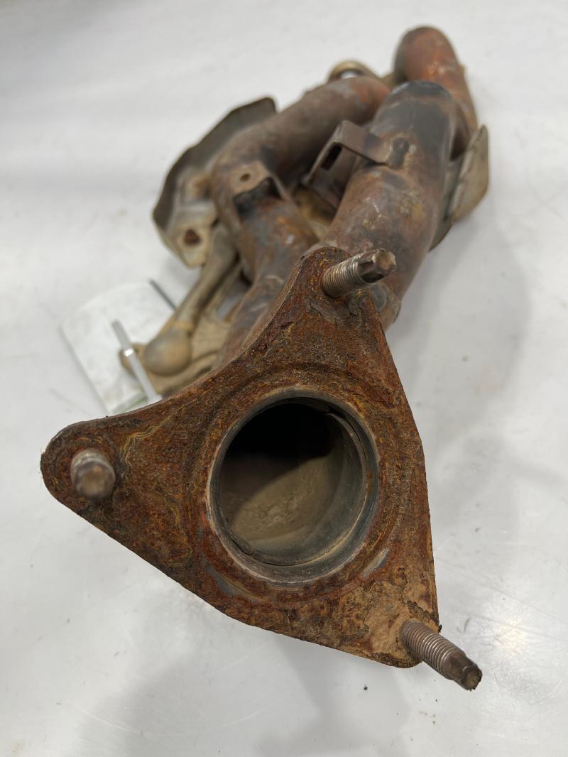 2011 Toyota Tundra Exhaust Manifold