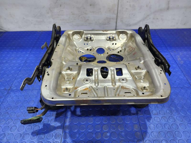 2012 Jeep Grand Cherokee Seat Track