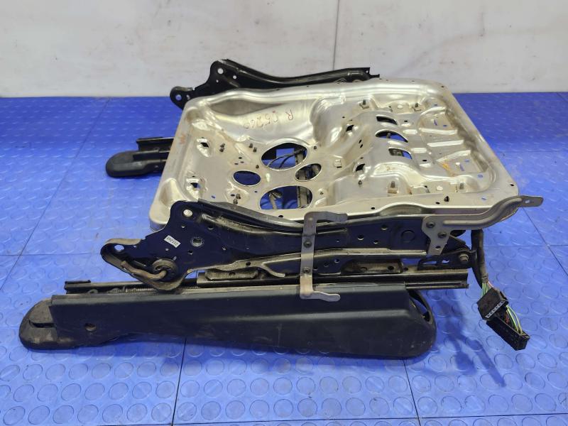 2012 Jeep Grand Cherokee Seat Track