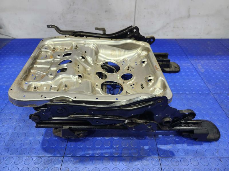 2012 Jeep Grand Cherokee Seat Track