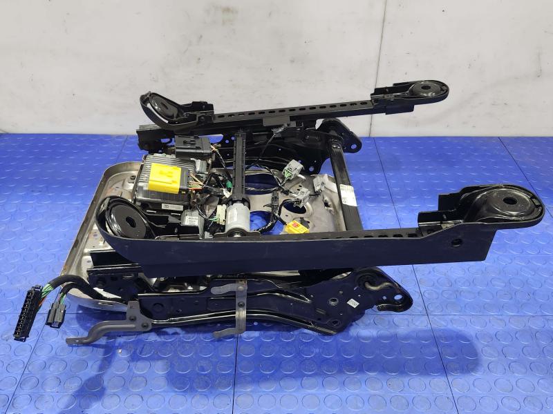 2012 Jeep Grand Cherokee Seat Track
