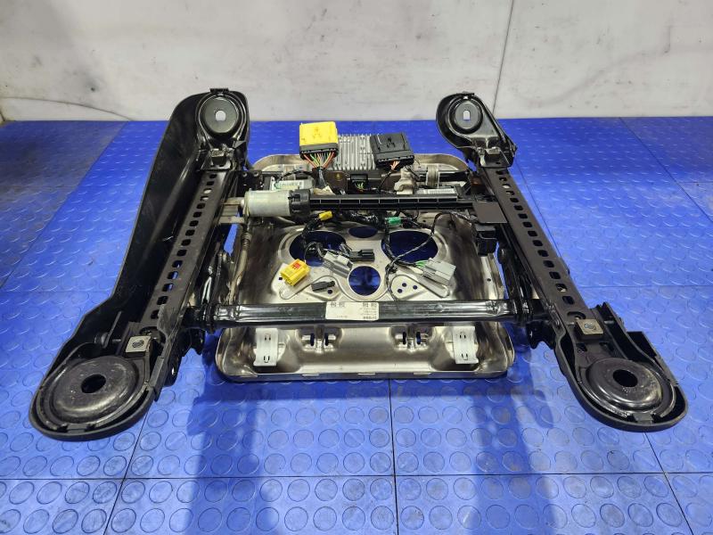2012 Jeep Grand Cherokee Seat Track