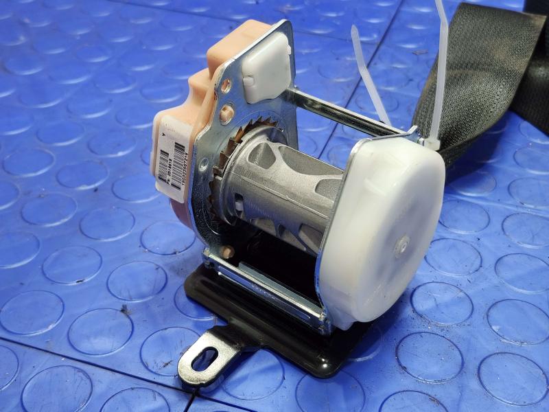 2019 Toyota Camry Rear Seat Belt
