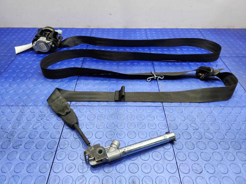 2013 Ford Focus Front Seat Belt