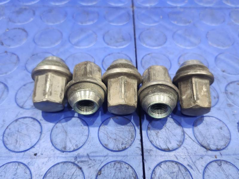 2017 Chevrolet Malibu Lug Nuts