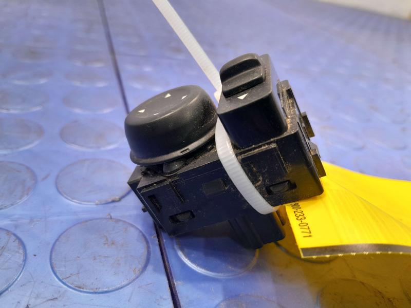 2020 Nissan Kicks Door Switch Front