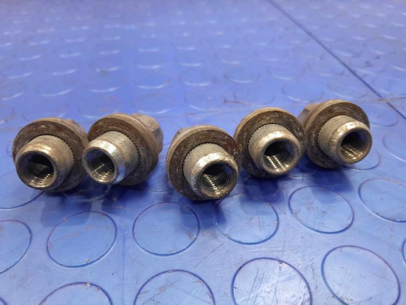 2019 Toyota Sienna Lug Nuts