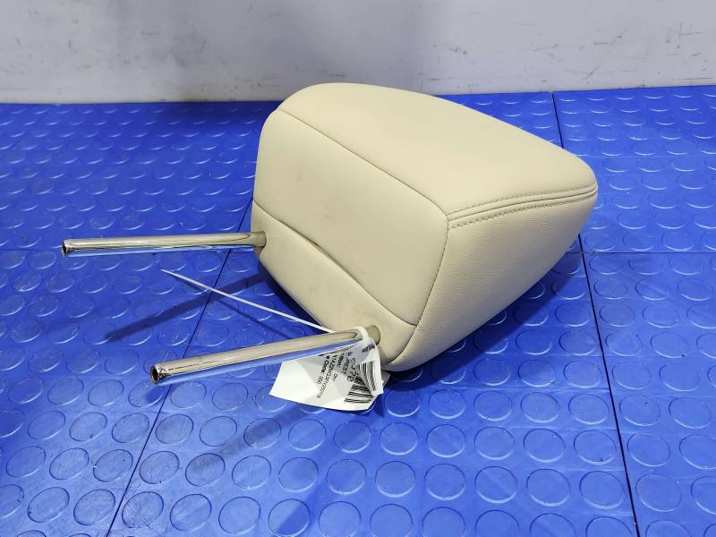 2015 Nissan Murano Headrest