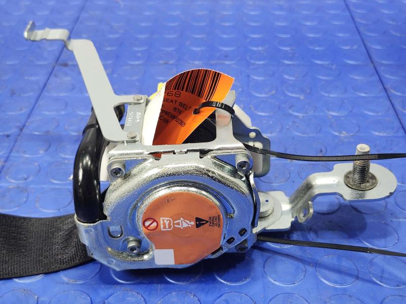2015 Ford Mustang Front Seat Belt