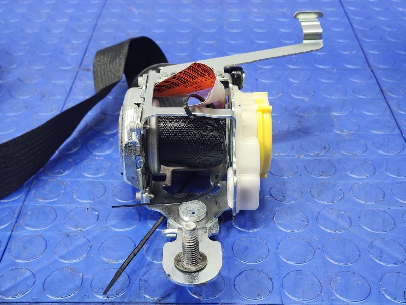 2015 Ford Mustang Front Seat Belt