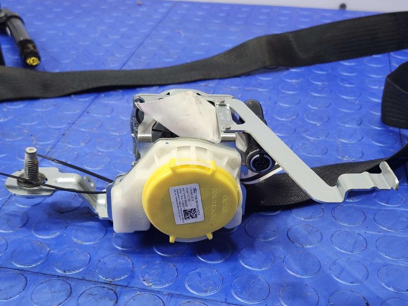 2015 Ford Mustang Front Seat Belt