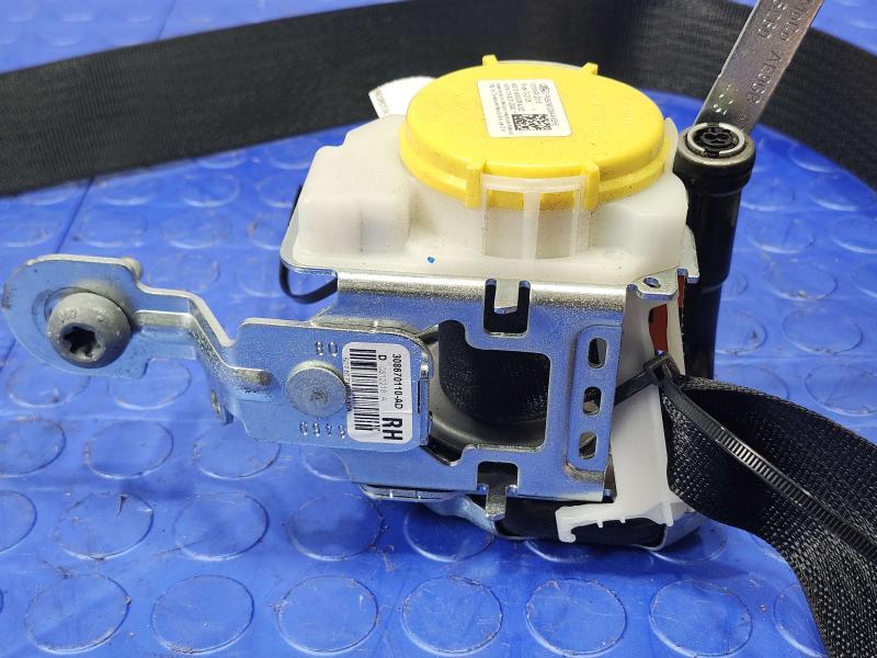 2015 Ford Mustang Front Seat Belt