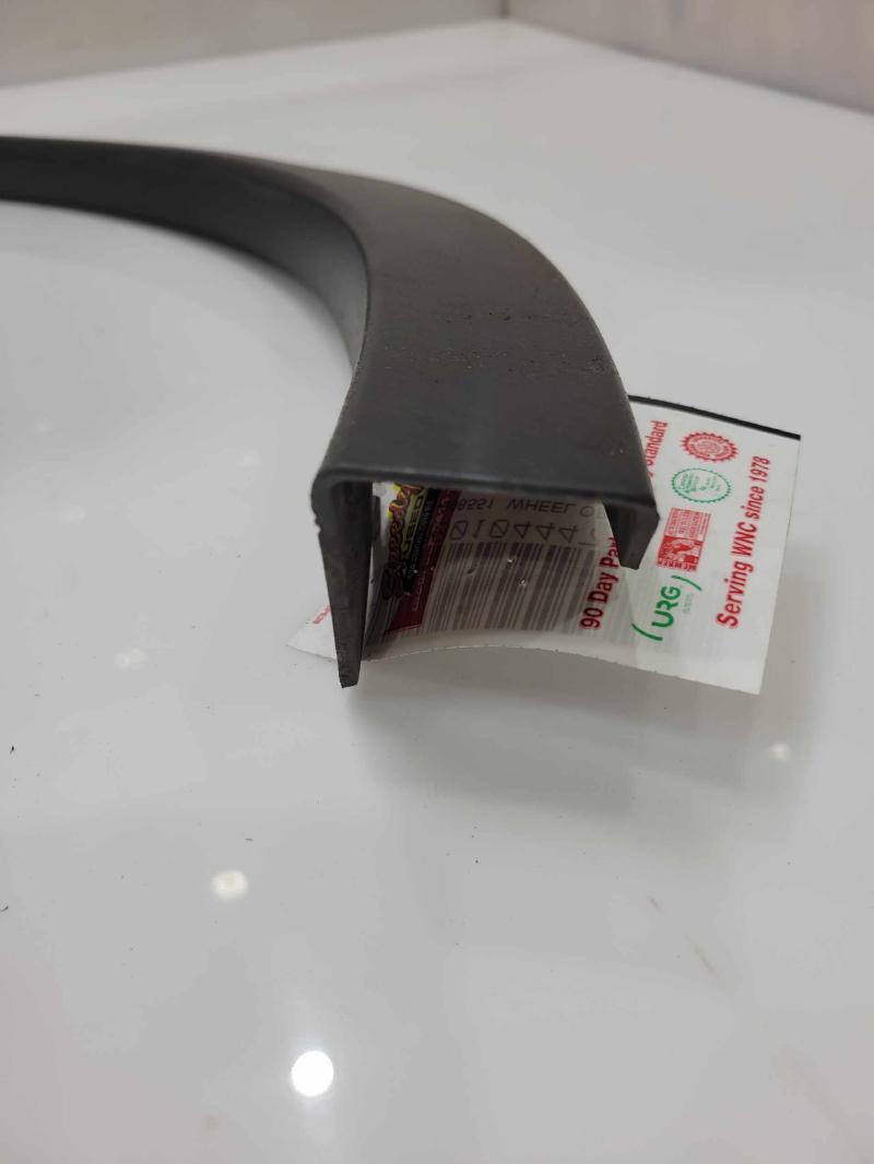 2015 Nissan Rogue Wheel Opening Moulding