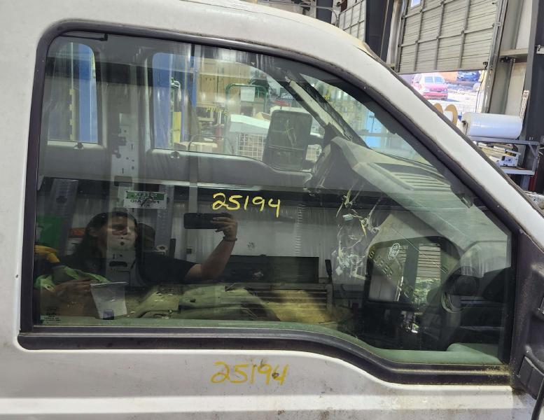 2013 Ford F-250 Super Duty Front Door Glass/Window
