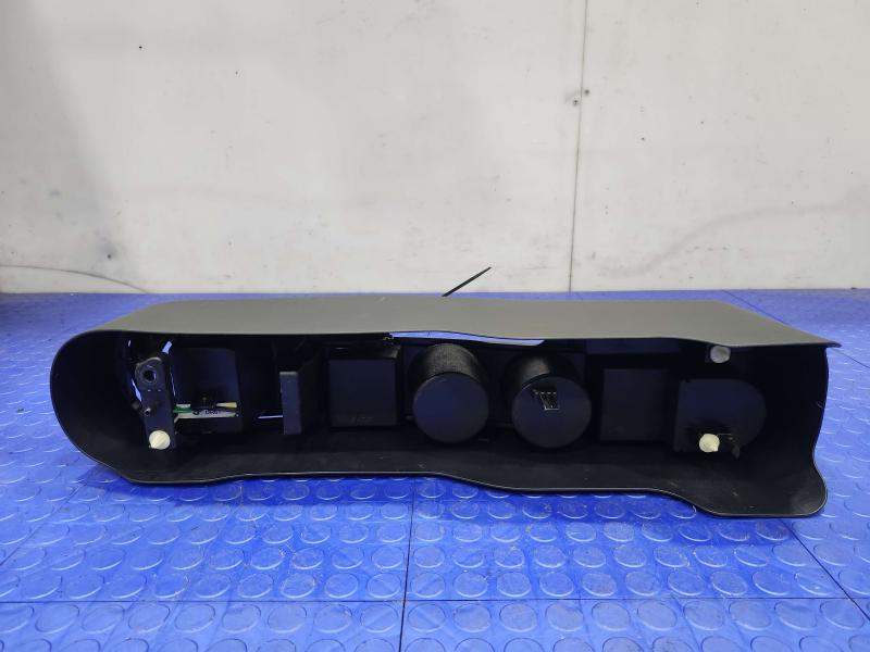 2013 Mazda Mazda2 Front Console