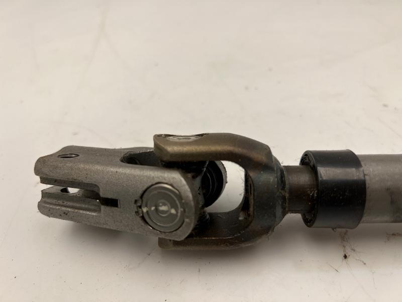 2015 - 2021 Kia Sedona Lower Steering Shaft Joint Assembly OEM 56400A9000
