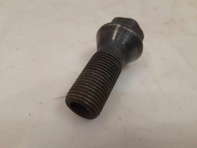 2014 MINI Paceman Lug Nuts