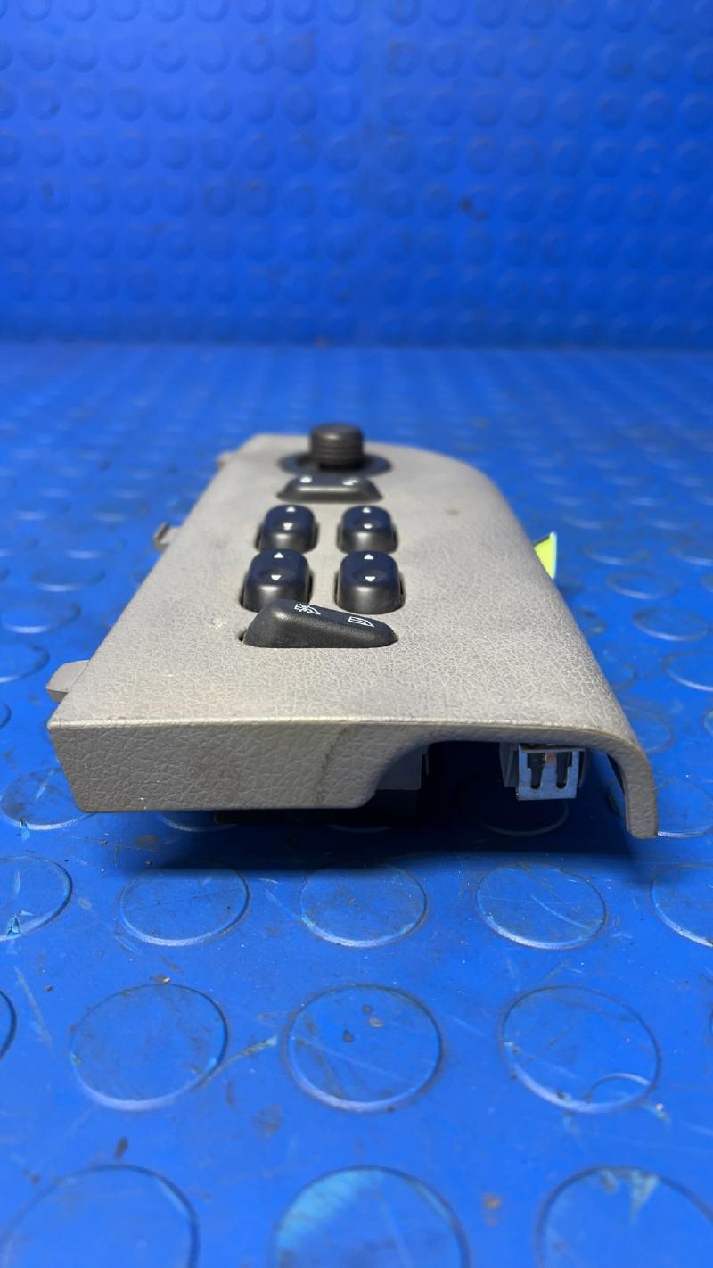 2005 Ford F-150 Door Switch Front