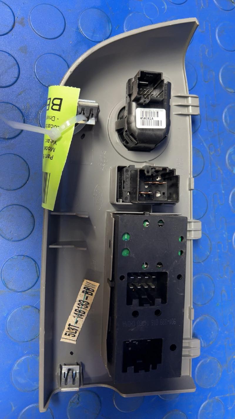 2005 Ford F-150 Door Switch Front